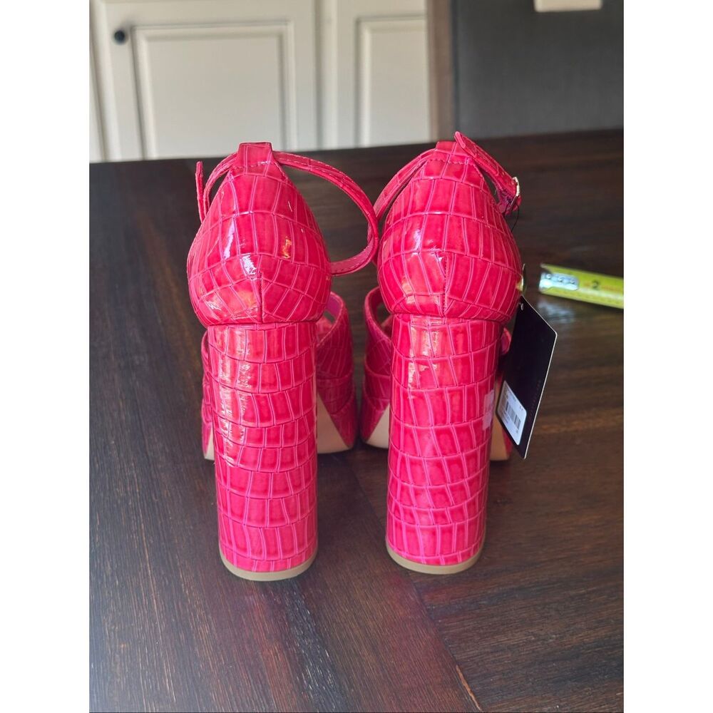 NWT! Forever 21 hot pink pumps - Picture 5 of 7